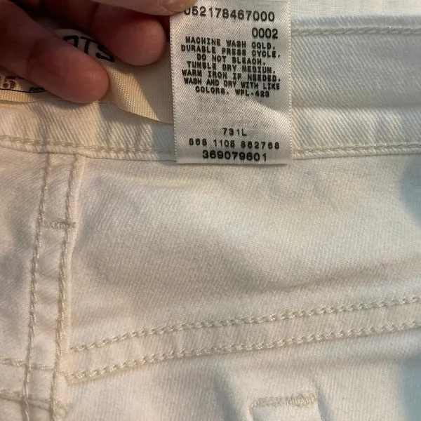 Vintage Levis 515 Cuffed Denim Jean Shorts Size 12 White Mid Rise Bermuda 10.5” - Image 5