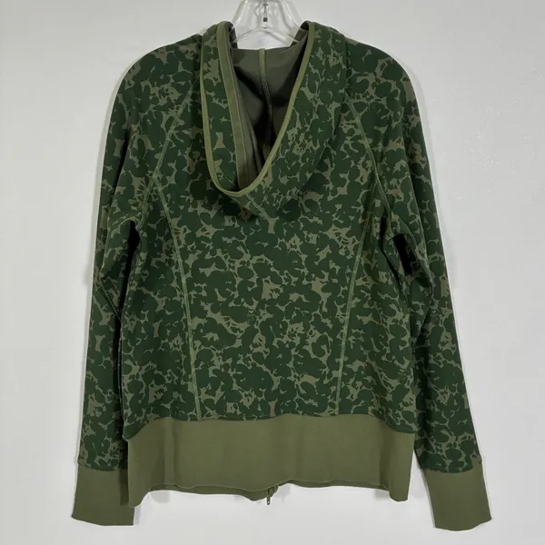 Cabi Marathon Jacket Womens M Green Camo Full Zip Hoodie Thumbholes 6030 - Image 9