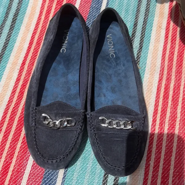 Vionic Women's Mesa 356 Navy Suede Silver Chain Career Comfort Loafers Sz 8.5 - Image 4