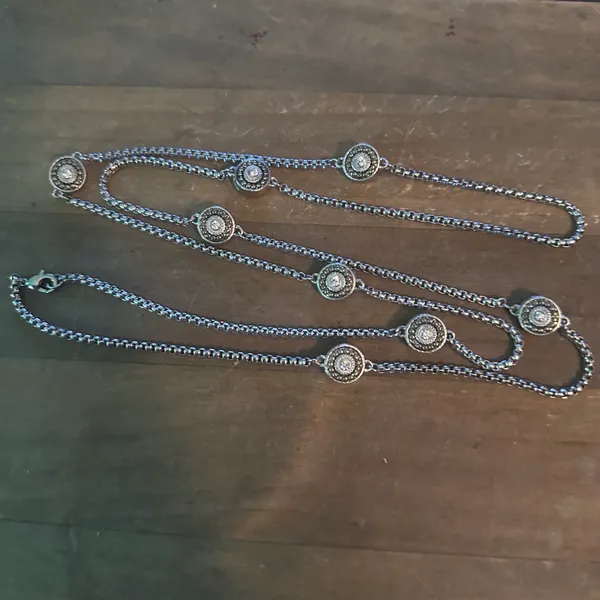 Long stationed rhinestone discs box chain necklace Silver - Image 2