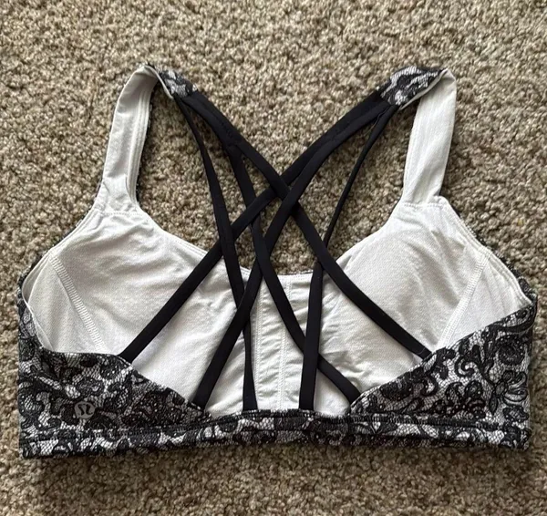 Black and White paisley LuluLemon bra - Image 5