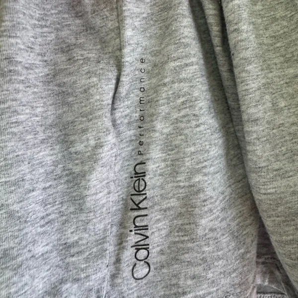 Calvin Klein Performance Cropped Tee – Size Medium - Image 5