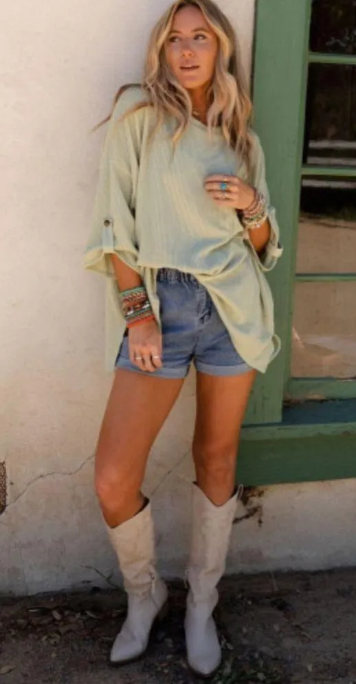 NEW Pale Green Ribbed Oversized Slouchy Roll Tab Sleeve Top Size Small - Image 4
