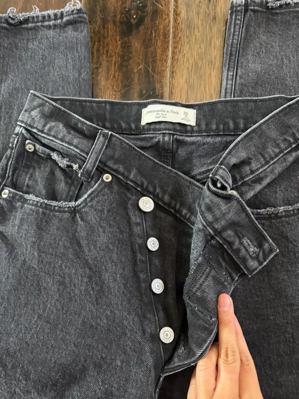 Abercrombie Crossover Dad High Rise Jean - Image 3