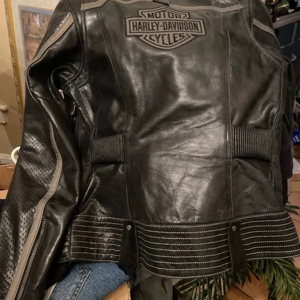 Harley Davidson Leather Jacket size Med - Image 10