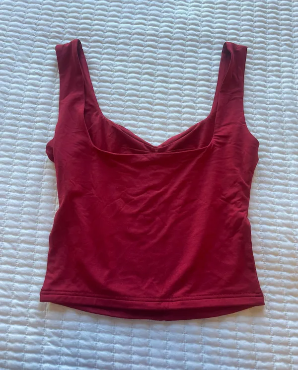 Amazon Red Top - Image 2