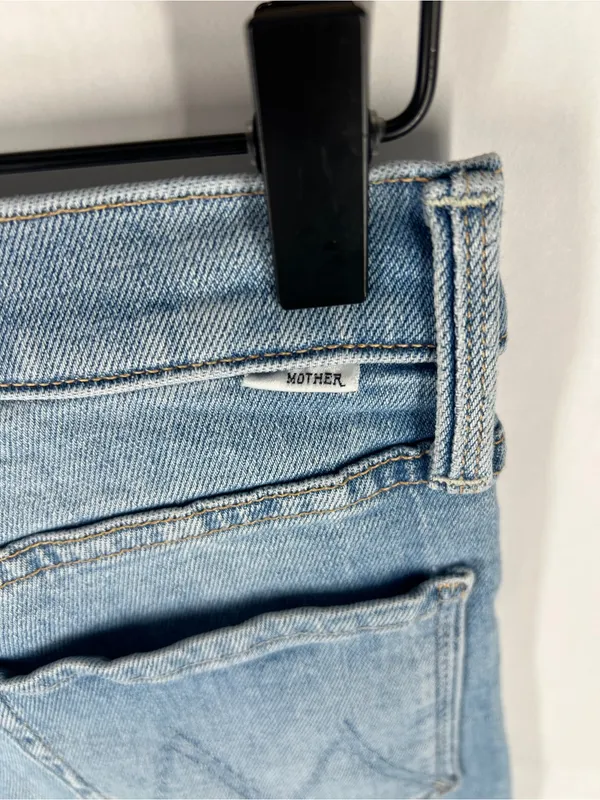 MOTHER‎ Tomcat Ankle Fray Jeans in Light Blue - Image 7
