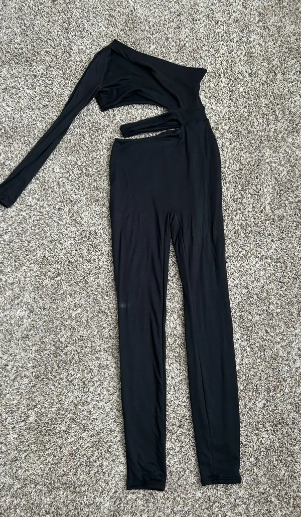 Sexy Asymmetrical Jumpsuit in Black Size M - Image 4