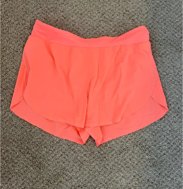 Lululemon Find Your Pace Shorts Pink Size 10 - Image 2
