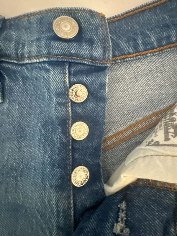 Levi's 501 Original Cut-Off Denim Shorts Size W25 - Image 4