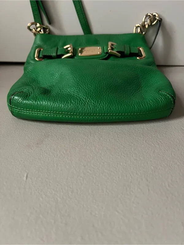 Michael Kors Hamilton Kelly Green Pebbled Leather Crossbody Bag Gold Hardware - Image 3
