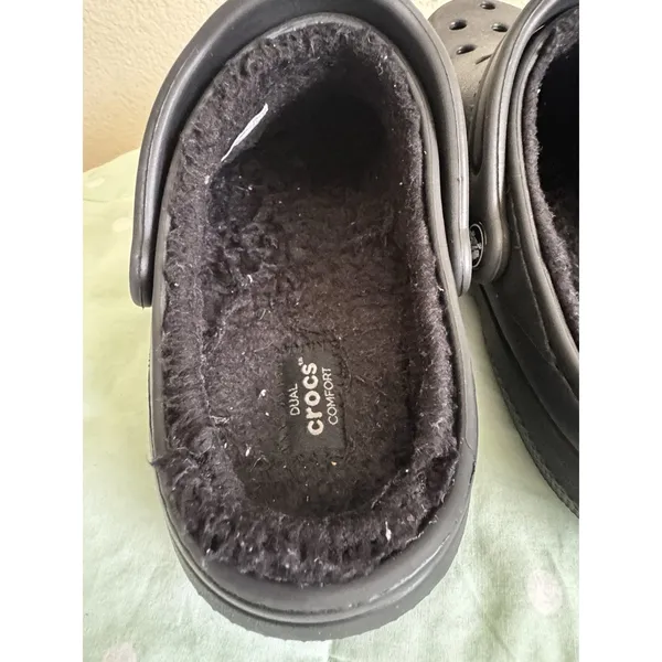 Crocs Black Faux Fur Fuzz-Lined Slip On Clog Round Toe Womens size 8 - Image 6