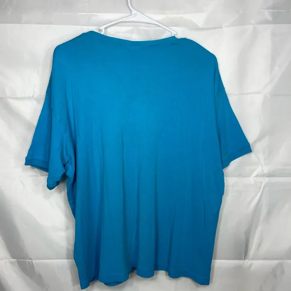 Disney‎ women’s medium blue decal v-neck shirt sleeve casual relaxed tshirt XL - Image 6