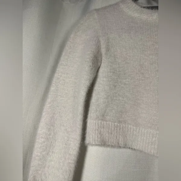 Urban Outfitters White Fuzzy Crewneck Crop Sweater XS - Image 5