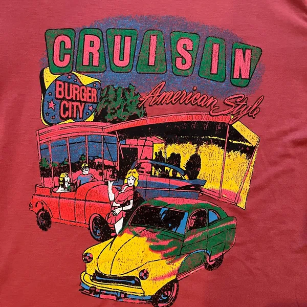 SheIn Red Graphic Tee with Vintage Car Print - Image 2