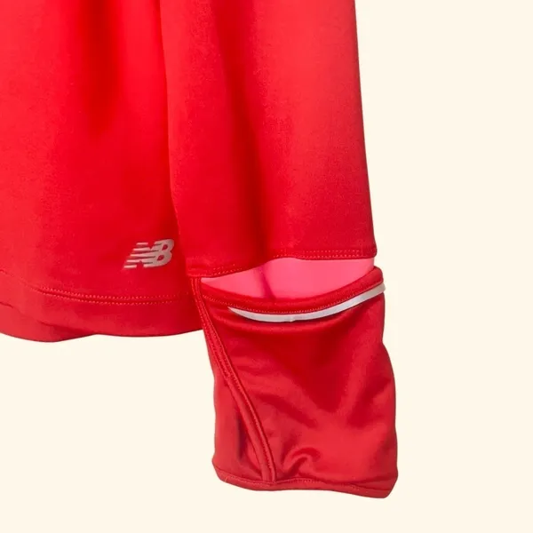New Balance Women's Long Sleeve Running Pullover Top Size Medium Red Thumb Holes - Image 8