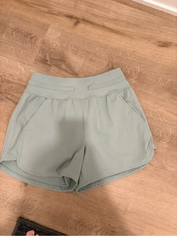 Travis Mathew Green Athletic Shorts Size Small - Image 2