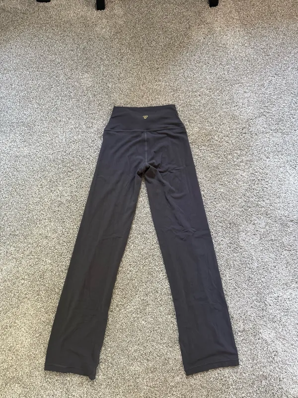 Aritzia Butter High Rise Flare 32’’ Legging - Image 4