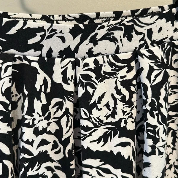 Adrienne Vittadini Medium‎ Pull-on Activewear Skirt - Image 3