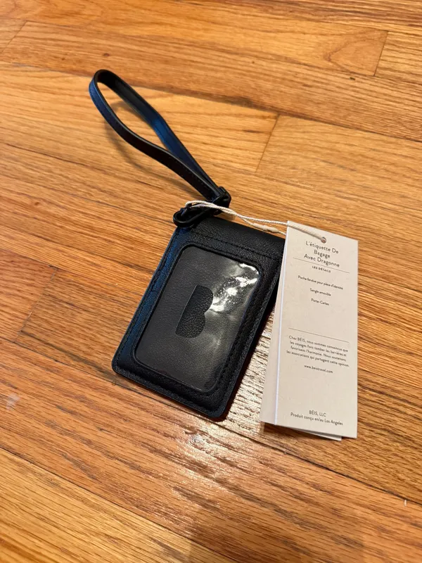 Beis wristlet - Image 2