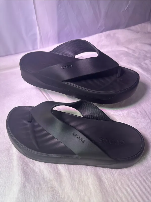 CROCS Black Platform Thong Sandals for Women - Image 3