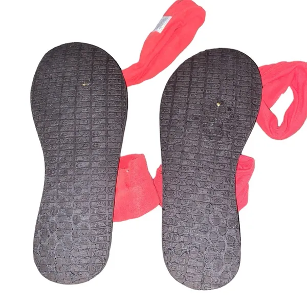 Sanuk flip flops size 7 - Image 2