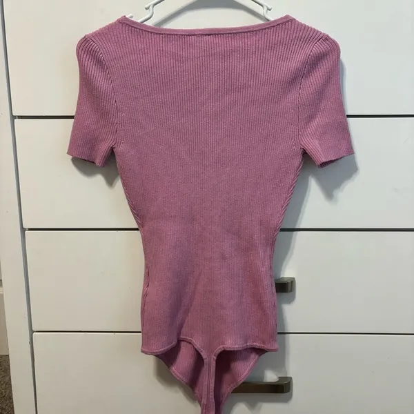 Abercrombie Pink Clasp Bodysuit - Image 3