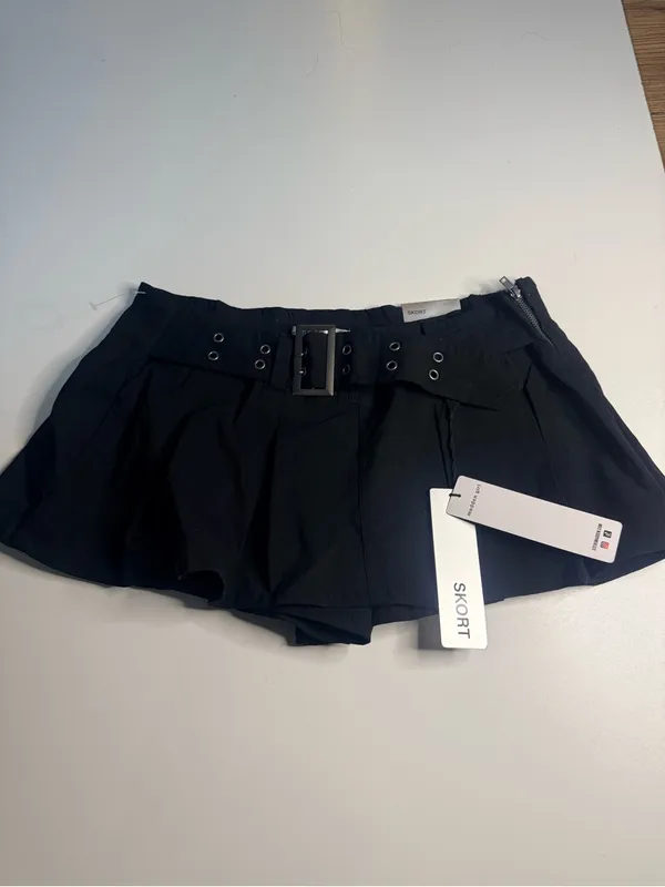 madden girl Black Pleated Skort size L - Image 3