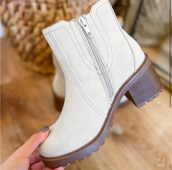 Nude Chelsea Lug Sole Ankle Boot - Image 2