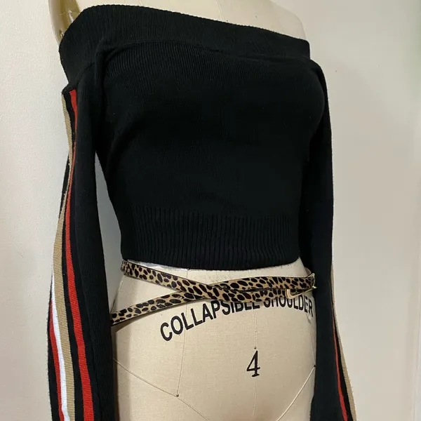 LF Cropped Off the shoulder Sweater - Image 12