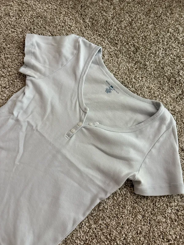 Brandy Melville Top Light Blue - Image 3