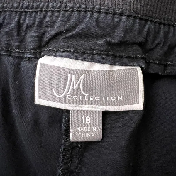JM Collection Black Cargo Capri Pants - Image 5