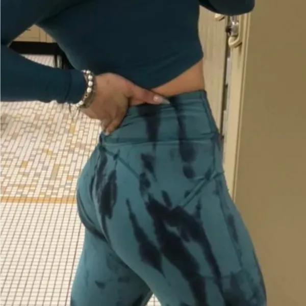 lululemon athletica Blue Tie-Dye Leggings - Image 5