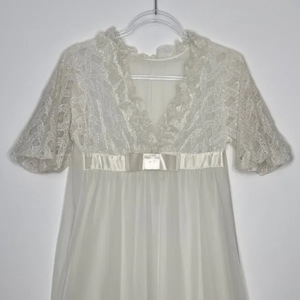 American Vintage 1970s Ivory Lace Chiffon Bridal Robe Gown Unbranded Small P - Image 3
