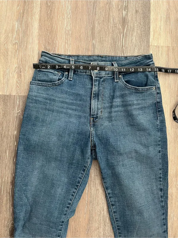 Levi’s High Rise Skinny Stretch Jeans Women’s W30 L28 Medium Wash Denim - Image 10