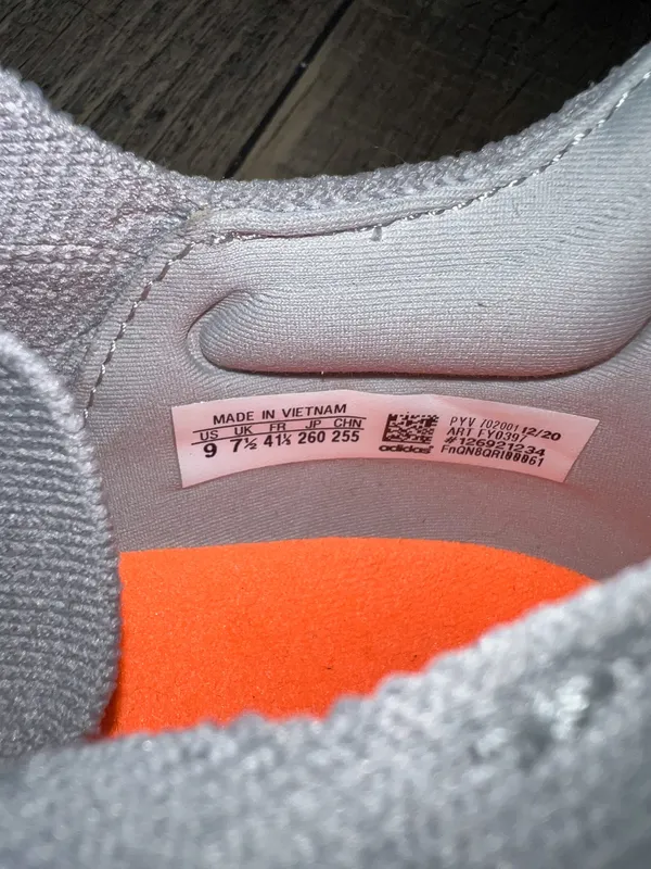 Adidas Ultraboost 22 - Image 3