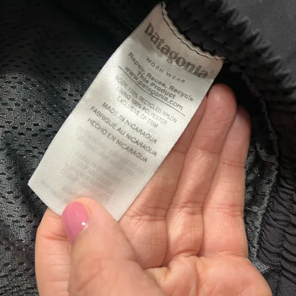 Patagonia Black Mesh Shorts - Image 4