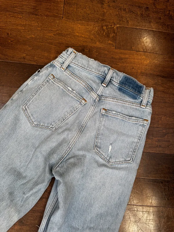 Abercrombie and fitch light wash high waisted straight leg ripped jeans US 25 - Image 10