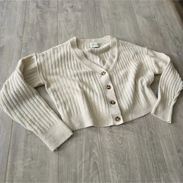 Women’s Cream Button Front Cropped Cardigan Sweater Top Preppy Soft Crop Size - Image 4