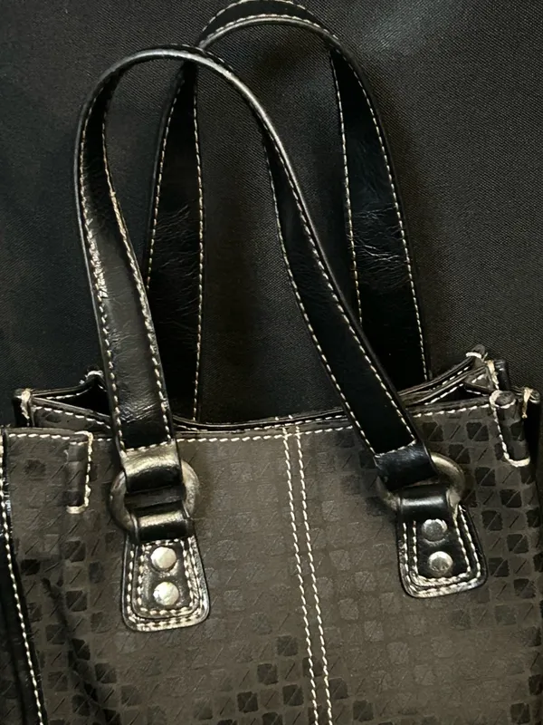 Nine & CO Black Tote Bag with Contrast Stitching - Image 3