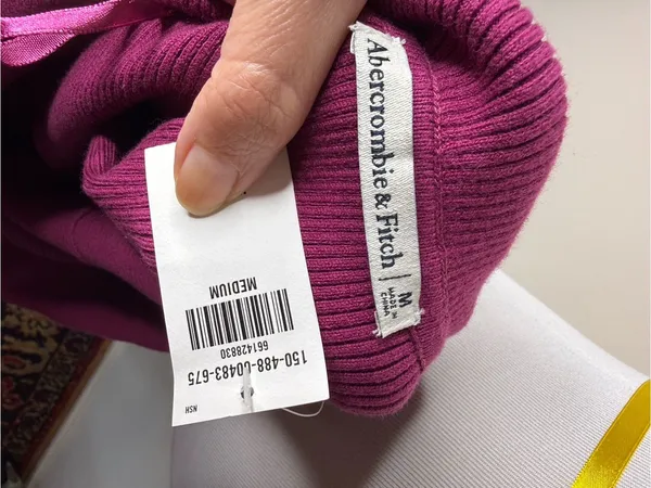 Abercrombie Fuchsia Off Shoulder Ribbed Sweater NTW M - Image 4