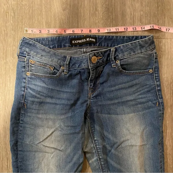 Express Jeans Medium Wash Low Rise Skinny Jeans Women’s Size 8 - Image 3