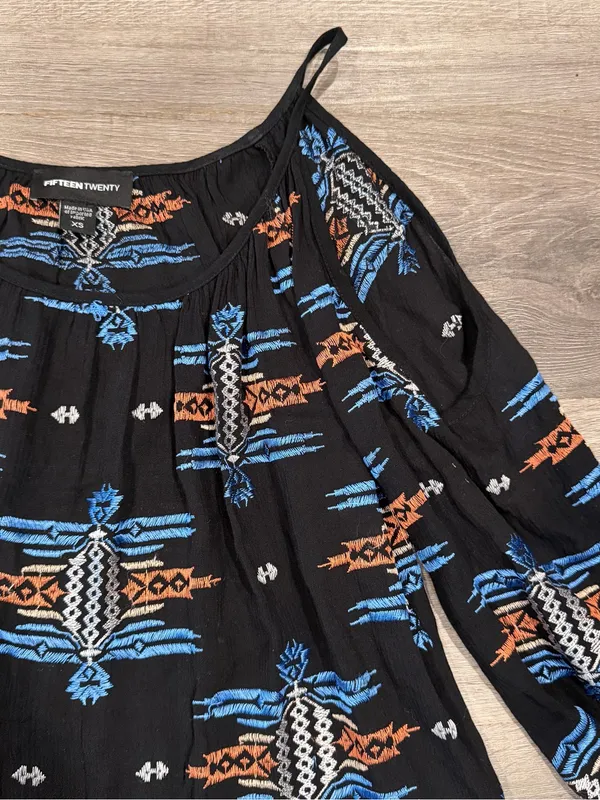 Fifteen Twenty Women’s Black Western Aztec Cold Shoulder Embroidered Top XS - Image 2