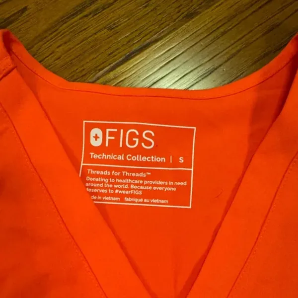Figs Catrina One‎ Pocket Scrub top neon orange - Image 3