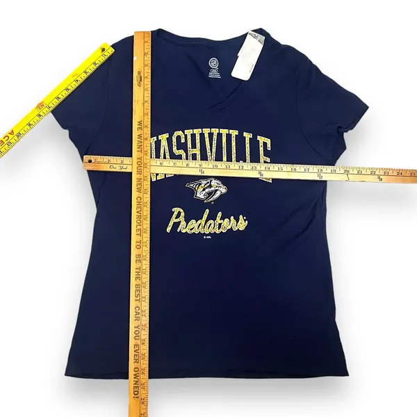 NHL Hockey Nashville Predators Women's V neck T-Shirt NWT size Large - Image 5