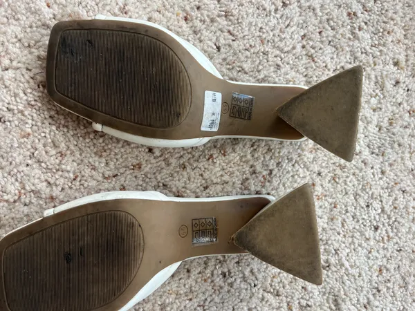 White heels Size 6.5 - Image 4