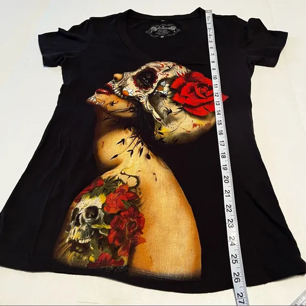 Infamous‎ Womens Size Medium Black Skull Tattoo Roses Short Sleeve Shirt V-neck - Image 5