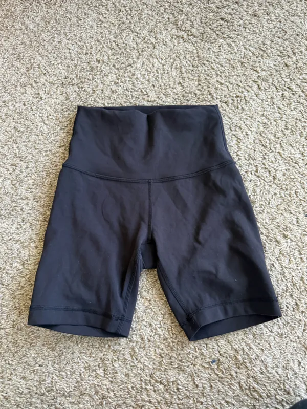 Lululemon Wunder Train High-Rise Short 6"
Black - Image 5