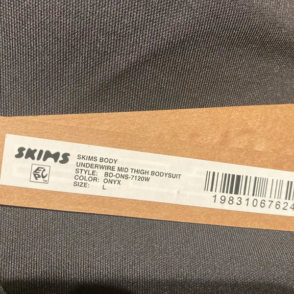 SKIMS Body Contour Mid Thigh Bodysuit L - Image 7