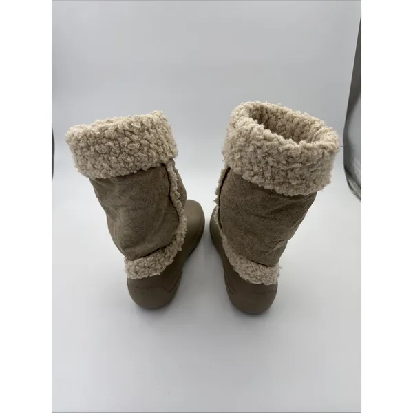 Crocs Boots Mid Calf Tan Beige Lined Faux Suede Fur Winter Snow Size 8 - Image 4
